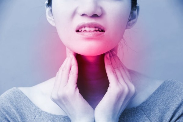 Kiểm tra ngay: 8 triệu chứng cảnh báo ung thư vòm họng